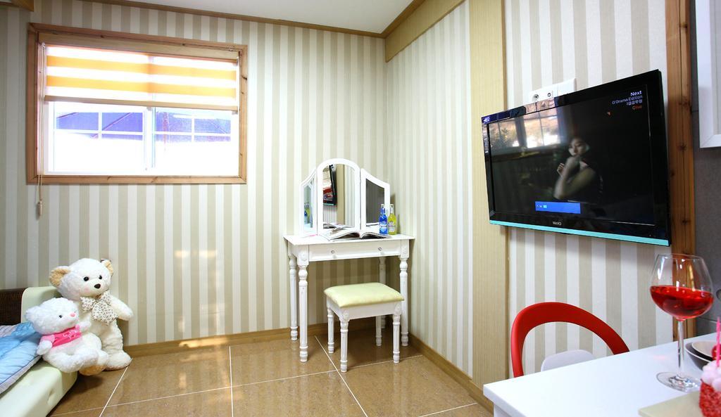Bluesean Pension Namhae Buitenkant foto