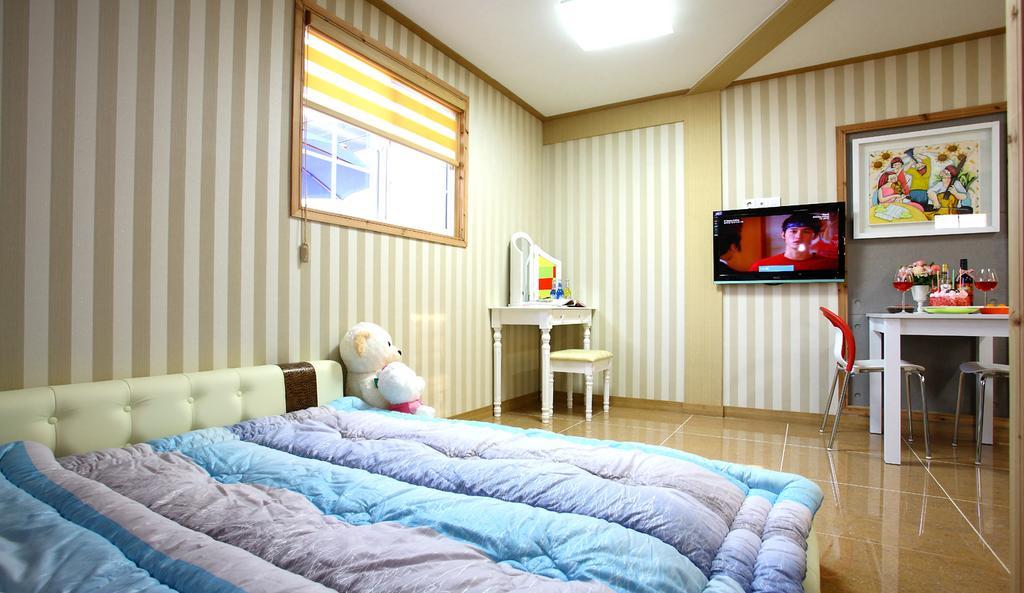 Bluesean Pension Namhae Buitenkant foto