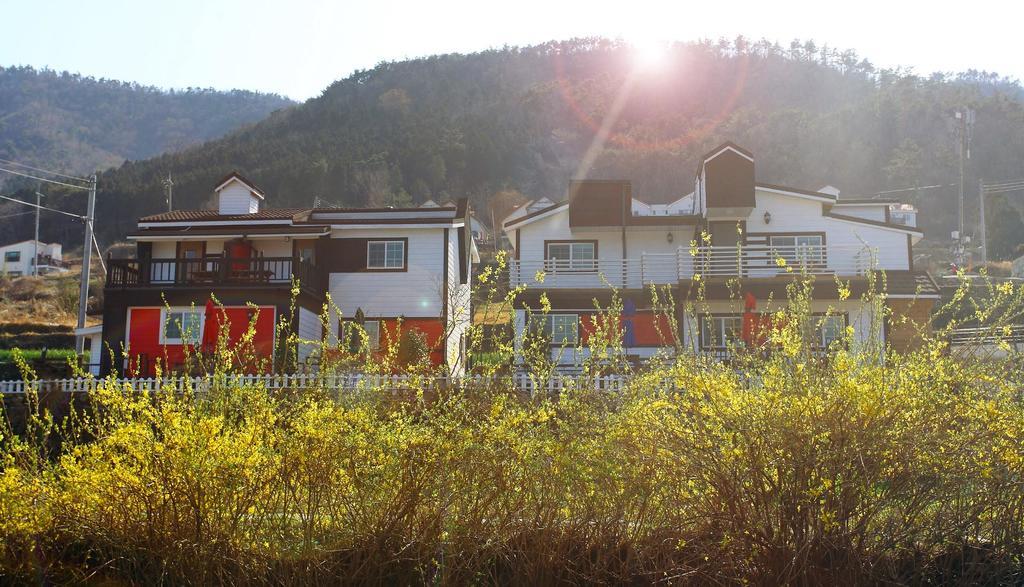 Bluesean Pension Namhae Buitenkant foto
