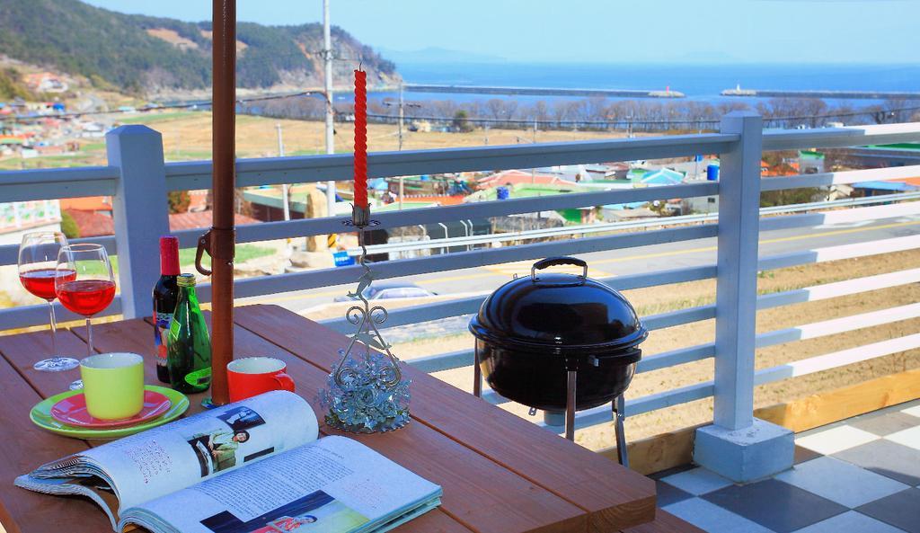 Bluesean Pension Namhae Buitenkant foto