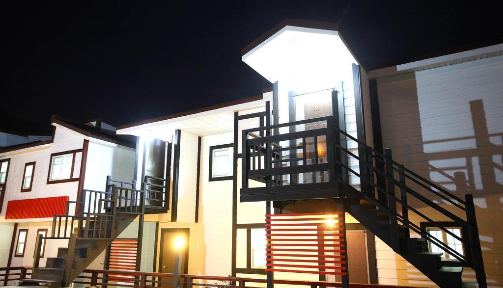Bluesean Pension Namhae Buitenkant foto